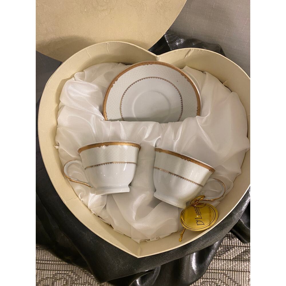 D'Lusso Home Collection Boxed set of 2 demitasse espresso cups with saucers NOS